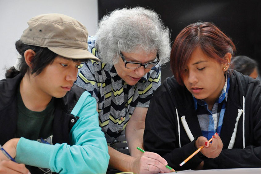 Tatiana Shubin talking with students