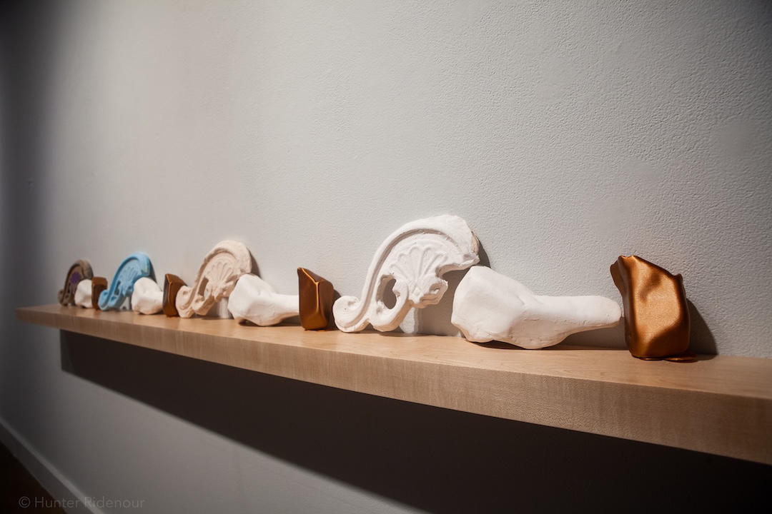 Sofía Córdova, That they might participate in number, learning arithmetic from the revolution of the same and the like , 2023, Porcelain, thermoplastic polyester, found wood, paint